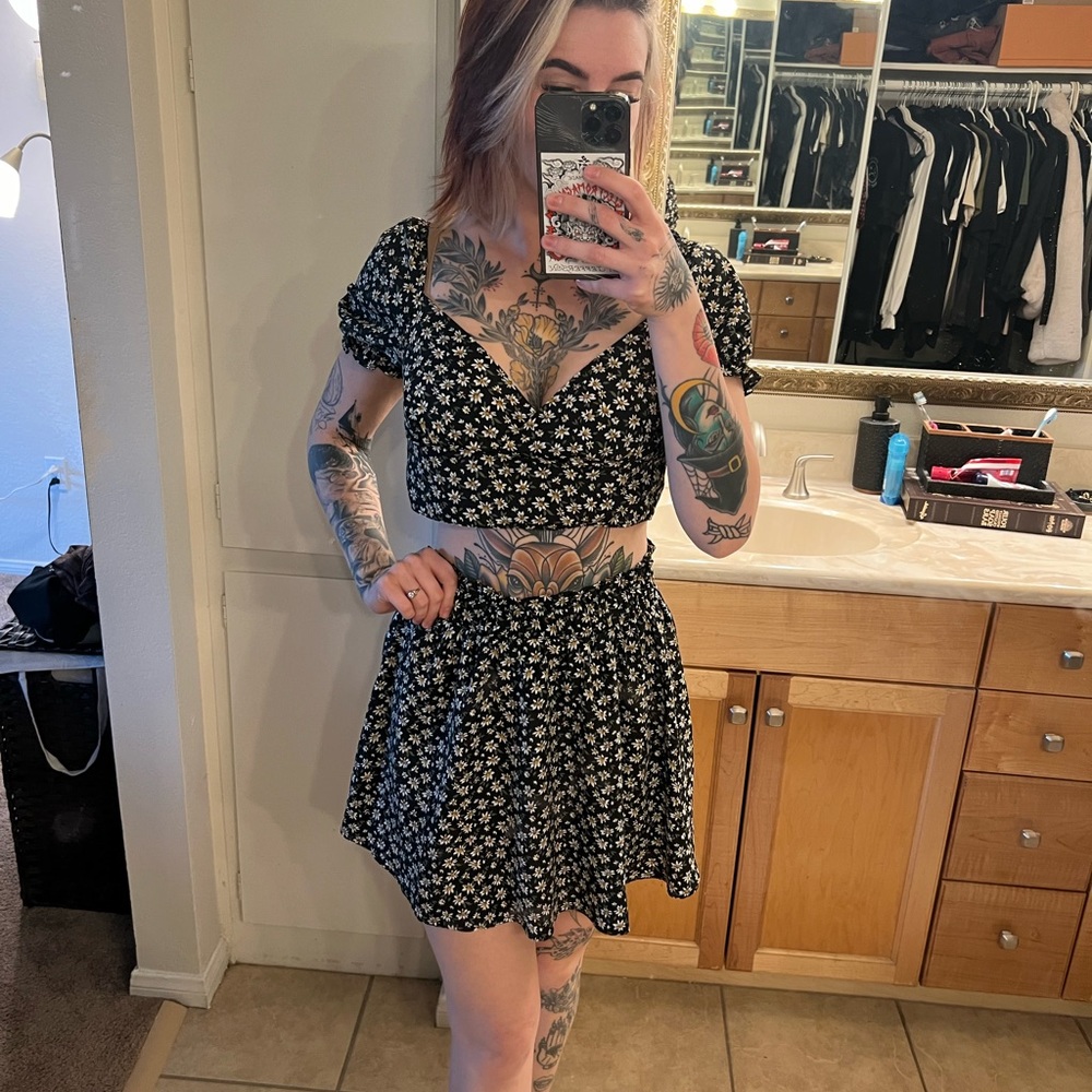 Matching set - Picture 2 of 3